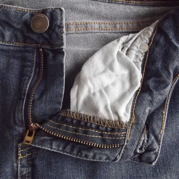 TORRID Jeans, 16R, Curvy Super Stretch, Dark Wash, Zipper fly, Pockets - Picture 7 of 13